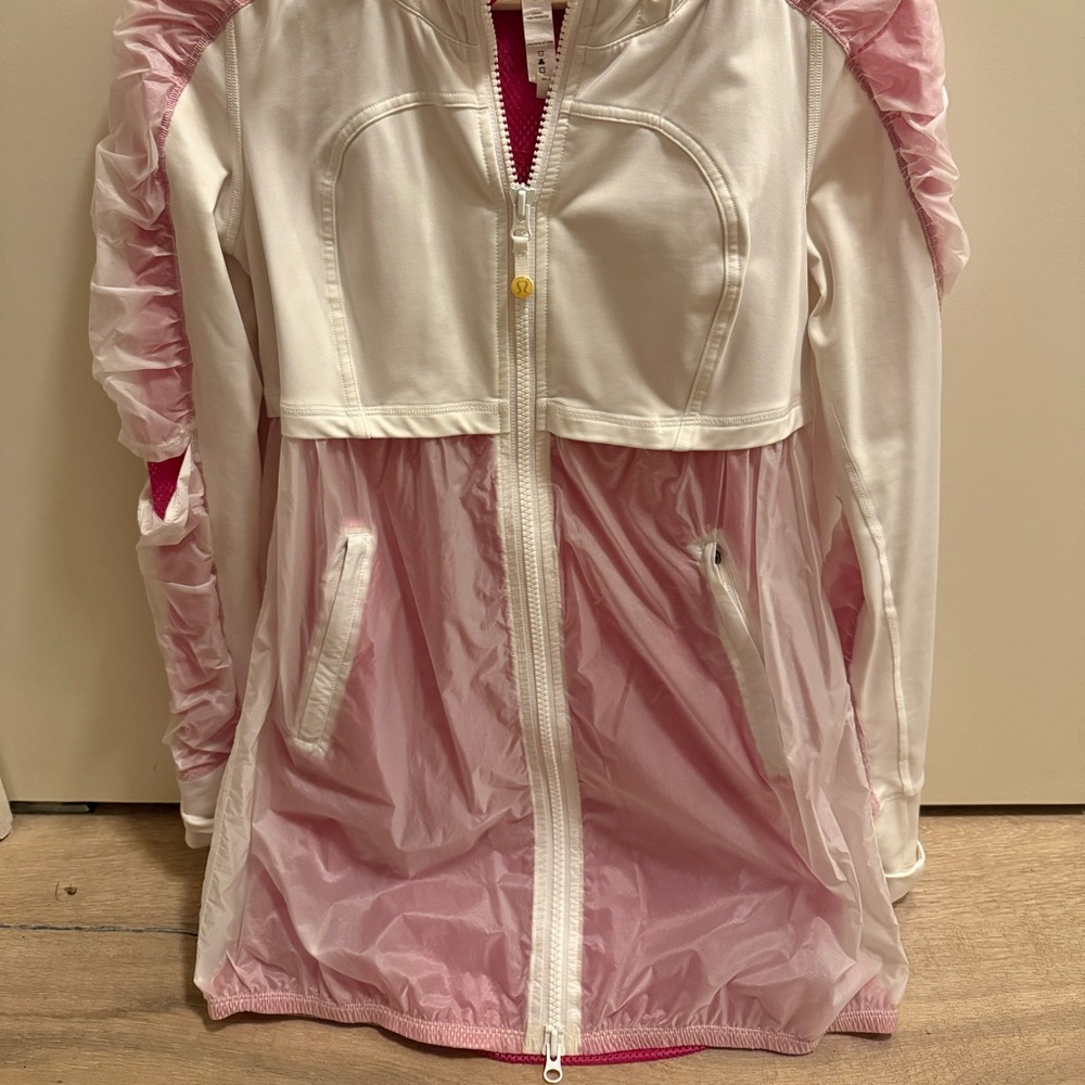 Lululemon Athletica White Windbreaker Jacket with Pink Accents (sz 6) - like new